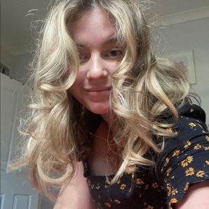 Meet your Posher, Phoebe